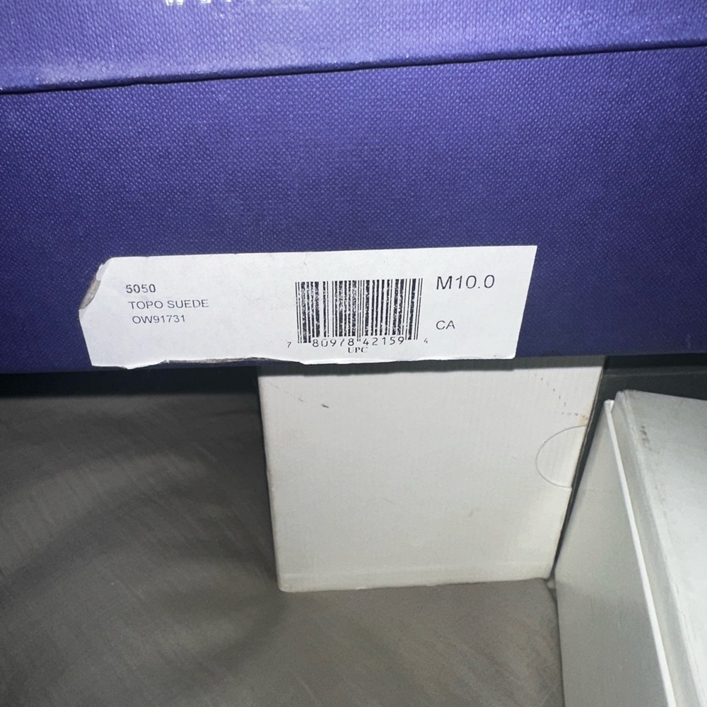 Stuart Weitzman - Picture 8 of 8